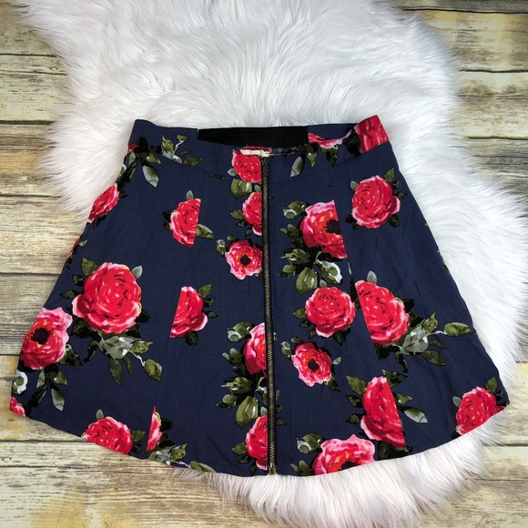 Pins and Needles Urban Outfitters Floral Skirt L - Picture 7 of 8